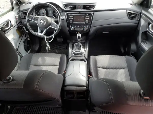 JN8AT2MV4HW013389 2017 NISSAN ROGUE - Image 8