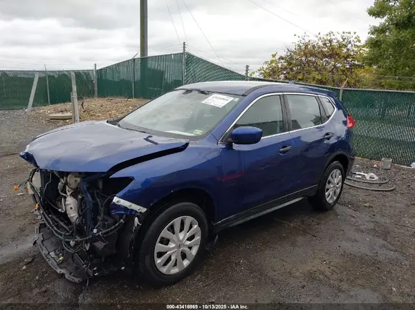 JN8AT2MV4HW014770 2017 NISSAN ROGUE - Image 2