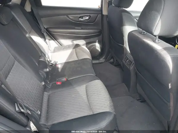 JN8AT2MV4HW015904 2017 NISSAN ROGUE - Image 8