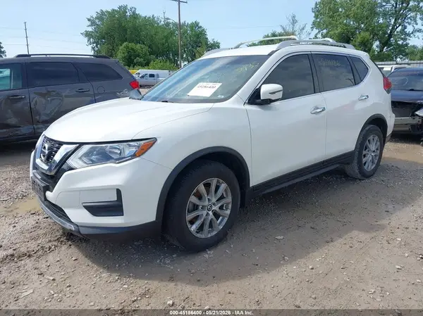 JN8AT2MV4HW015935 2017 NISSAN ROGUE - Image 2