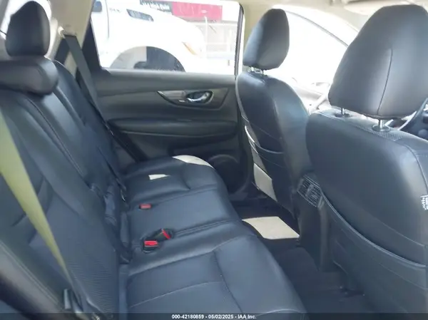 JN8AT2MV4HW016650 2017 NISSAN ROGUE - Image 8