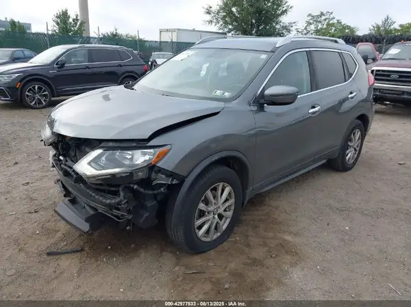JN8AT2MV4HW017538 2017 NISSAN ROGUE - Image 2