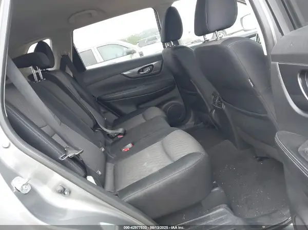 JN8AT2MV4HW017538 2017 NISSAN ROGUE - Image 8