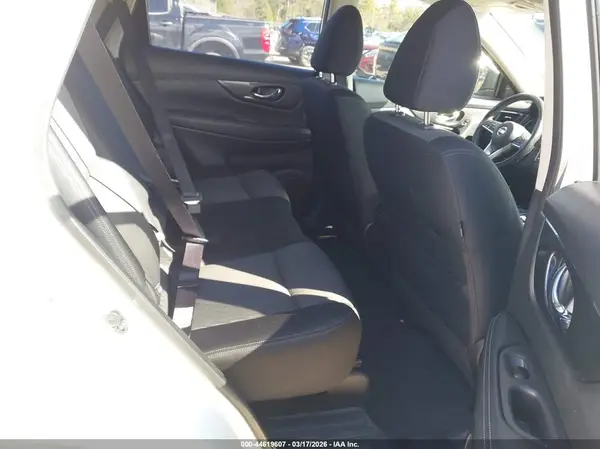 JN8AT2MV4HW019368 2017 NISSAN ROGUE - Image 8