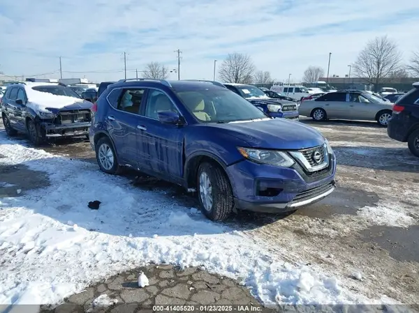 JN8AT2MV4HW019905 2017 NISSAN ROGUE - Image 1
