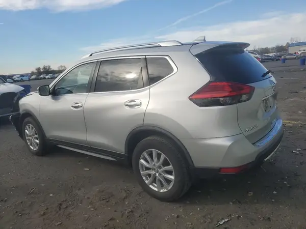 JN8AT2MV4HW021010 2017 NISSAN ROGUE - Image 2