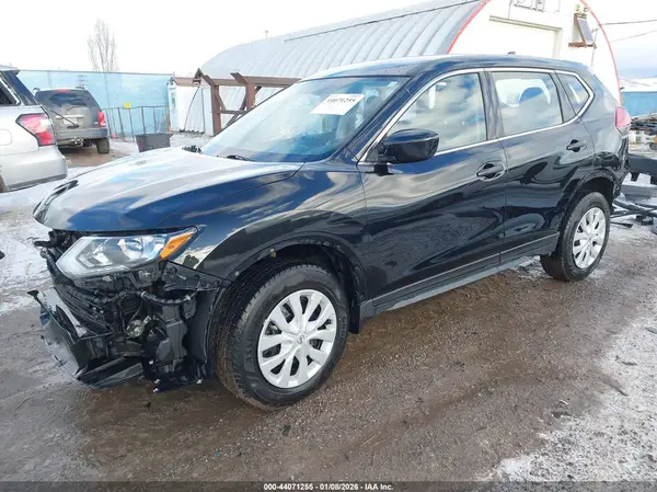 JN8AT2MV4HW021167 2017 NISSAN ROGUE - Image 2