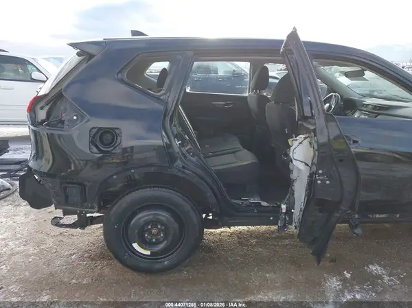 JN8AT2MV4HW021167 2017 NISSAN ROGUE - Image 8