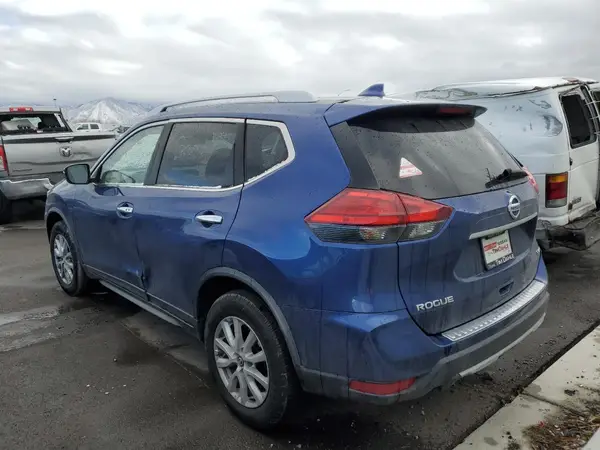 JN8AT2MV4HW021654 2017 NISSAN ROGUE - Image 2