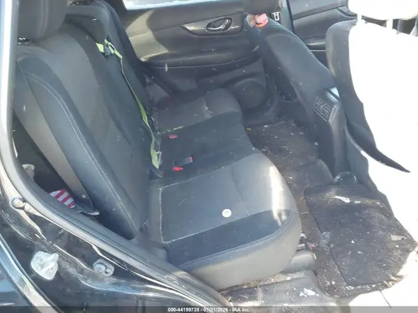 JN8AT2MV4HW022898 2017 NISSAN ROGUE - Image 8