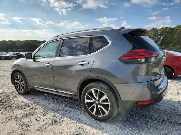 JN8AT2MV4HW022934 2017 NISSAN ROGUE - Image 2