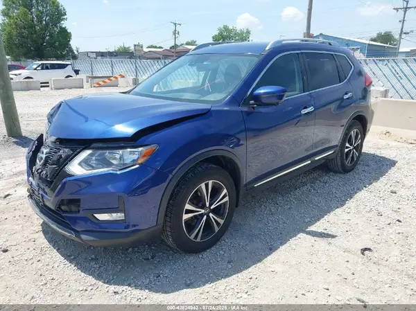 JN8AT2MV4HW022948 2017 NISSAN ROGUE - Image 2