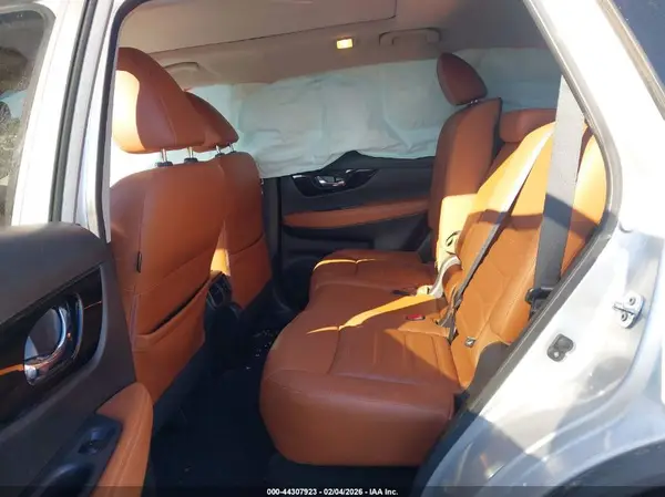 JN8AT2MV4HW023047 2017 NISSAN ROGUE - Image 8
