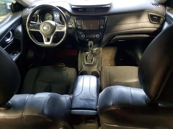 JN8AT2MV4HW023811 2017 NISSAN ROGUE - Image 8