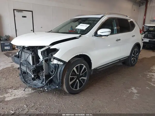 JN8AT2MV4HW024201 2017 NISSAN ROGUE - Image 2