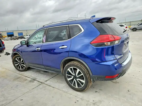 JN8AT2MV4HW024490 2017 NISSAN ROGUE - Image 2