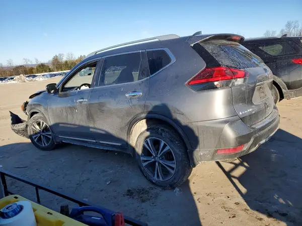 JN8AT2MV4HW024635 2017 NISSAN ROGUE - Image 2