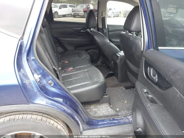 JN8AT2MV4HW024912 2017 NISSAN ROGUE - Image 8