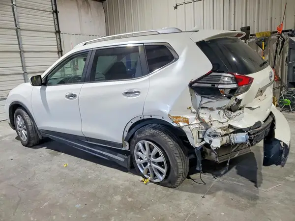 JN8AT2MV4HW025669 2017 NISSAN ROGUE - Image 2