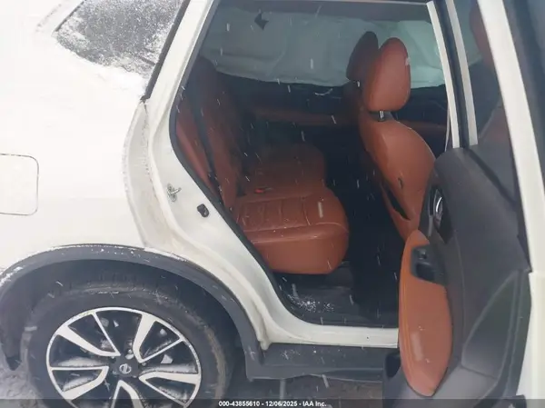 JN8AT2MV4HW026434 2017 NISSAN ROGUE - Image 8