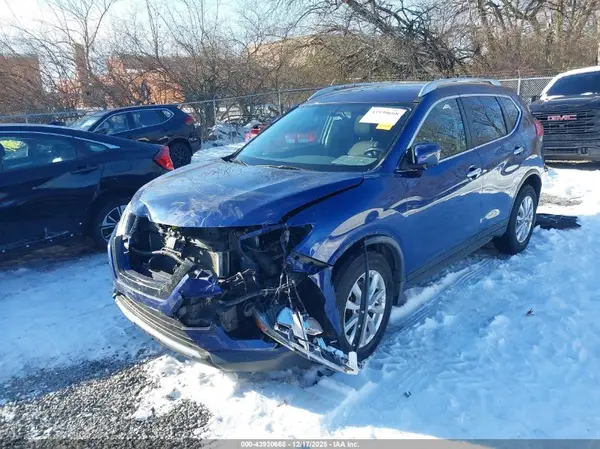 JN8AT2MV4HW027910 2017 NISSAN ROGUE - Image 2