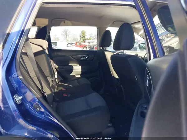 JN8AT2MV4HW027910 2017 NISSAN ROGUE - Image 8
