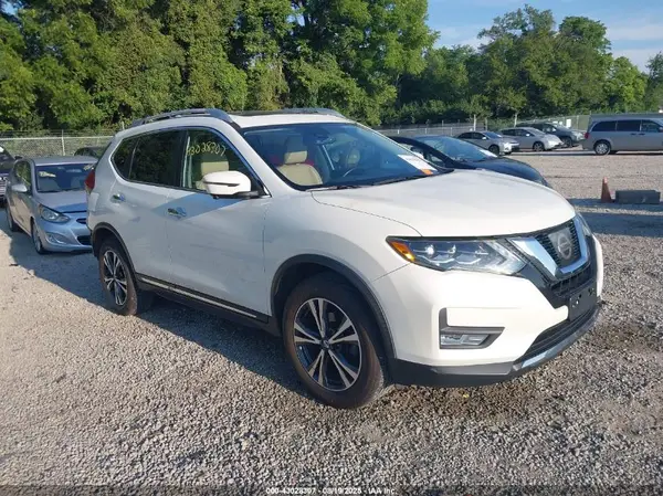 JN8AT2MV4HW250075 2017 NISSAN ROGUE - Image 1