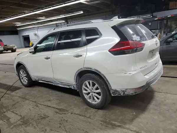 JN8AT2MV4HW250531 2017 NISSAN ROGUE - Image 2