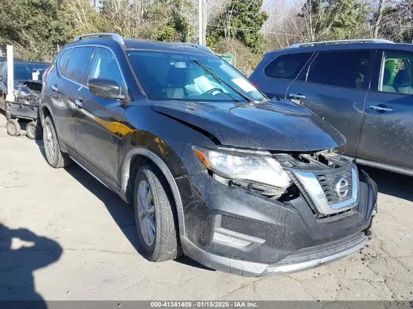 JN8AT2MV4HW253137 2017 NISSAN ROGUE - Image 1