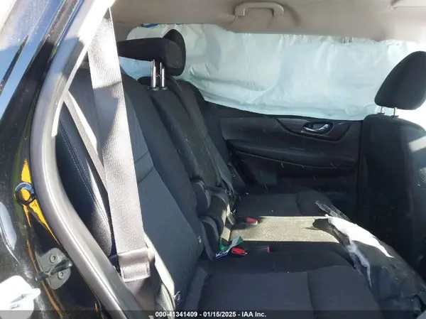 JN8AT2MV4HW253137 2017 NISSAN ROGUE - Image 8