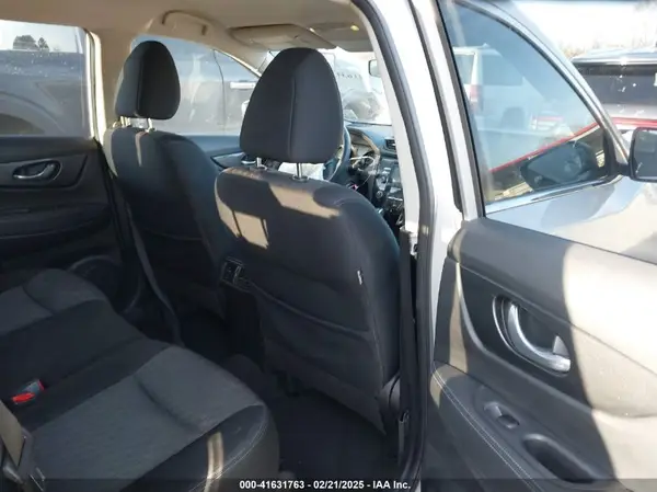 JN8AT2MV4HW254661 2017 NISSAN ROGUE - Image 8