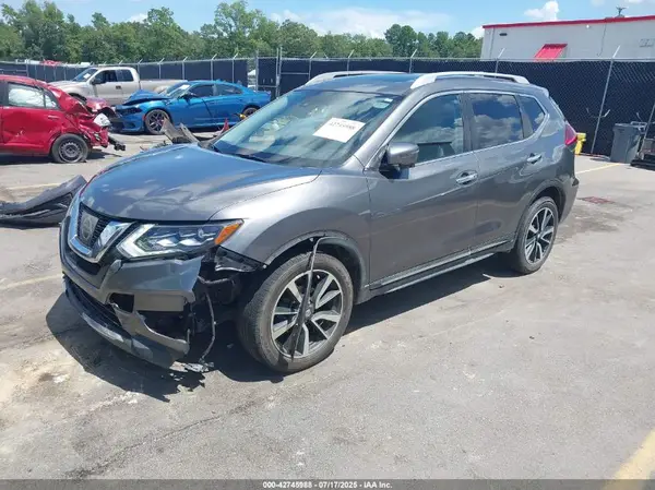 JN8AT2MV4HW256054 2017 NISSAN ROGUE - Image 2