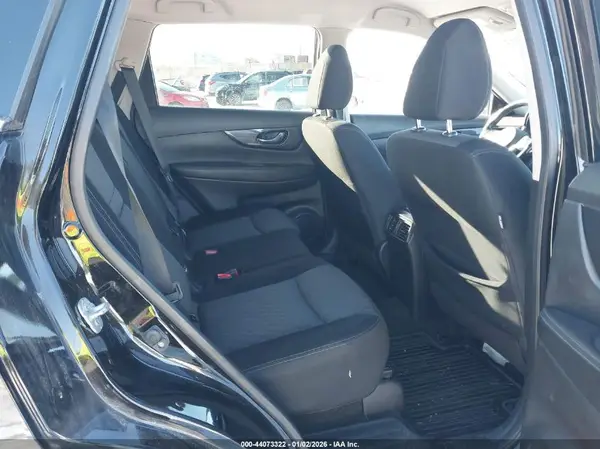 JN8AT2MV4HW256491 2017 NISSAN ROGUE - Image 8