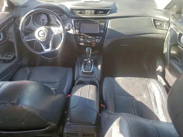 JN8AT2MV4HW256667 2017 NISSAN ROGUE - Image 8