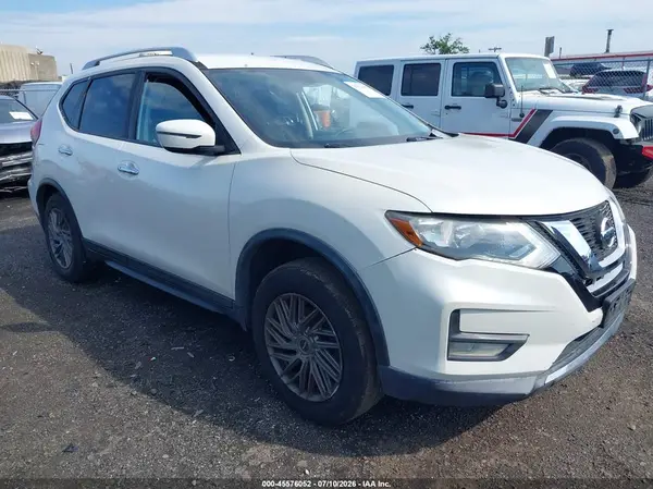 JN8AT2MV4HW257270 2017 NISSAN ROGUE - Image 1