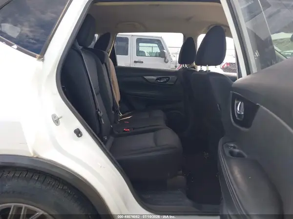 JN8AT2MV4HW257270 2017 NISSAN ROGUE - Image 8