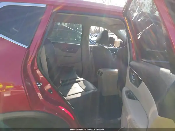 JN8AT2MV4HW257981 2017 NISSAN ROGUE - Image 8
