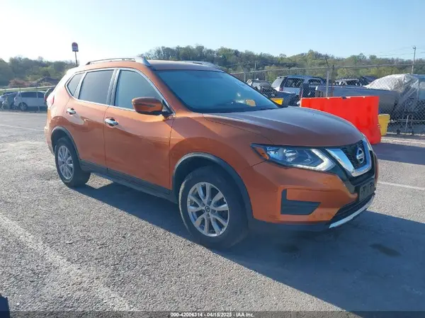 JN8AT2MV4HW262078 2017 NISSAN ROGUE - Image 1