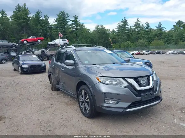 JN8AT2MV4HW262274 2017 NISSAN ROGUE - Image 1