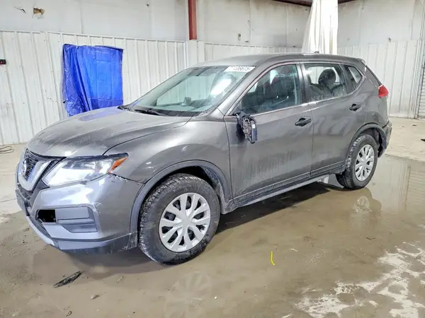 JN8AT2MV4HW262890 2017 NISSAN ROGUE - Image 1