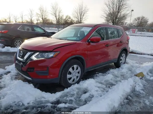 JN8AT2MV4HW263070 2017 NISSAN ROGUE - Image 2