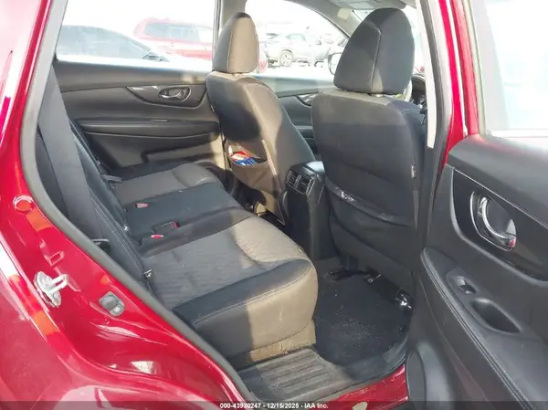 JN8AT2MV4HW263070 2017 NISSAN ROGUE - Image 8