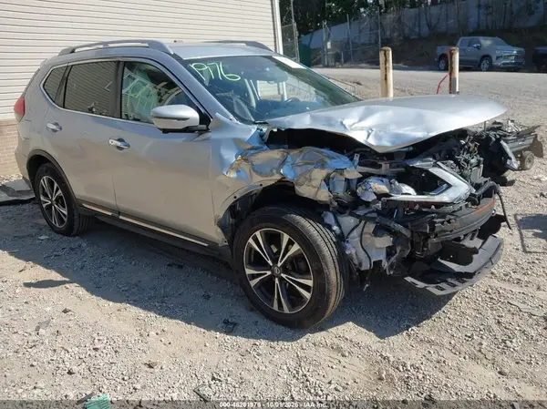 JN8AT2MV4HW263439 2017 NISSAN ROGUE - Image 1