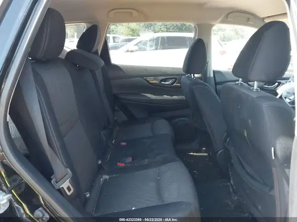 JN8AT2MV4HW263831 2017 NISSAN ROGUE - Image 8