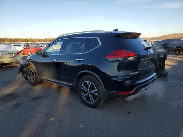 JN8AT2MV4HW264204 2017 NISSAN ROGUE - Image 2