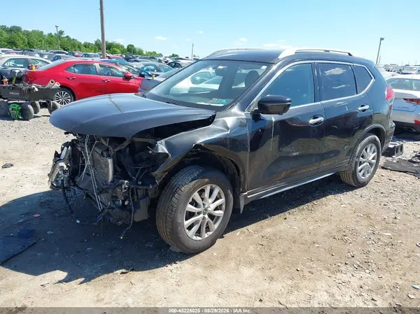 JN8AT2MV4HW265613 2017 NISSAN ROGUE - Image 2