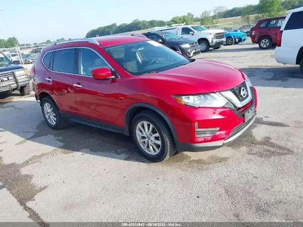 JN8AT2MV4HW266583 2017 NISSAN ROGUE - Image 1