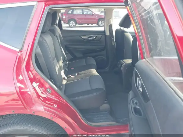 JN8AT2MV4HW266583 2017 NISSAN ROGUE - Image 8