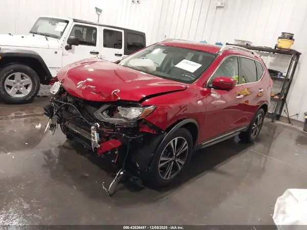 JN8AT2MV4HW266910 2017 NISSAN ROGUE - Image 2