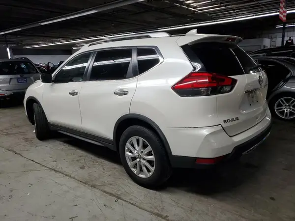 JN8AT2MV4HW267037 2017 NISSAN ROGUE - Image 2